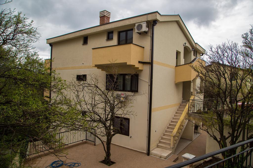 Apartmani Ksenija Petrovac ภายนอก รูปภาพ