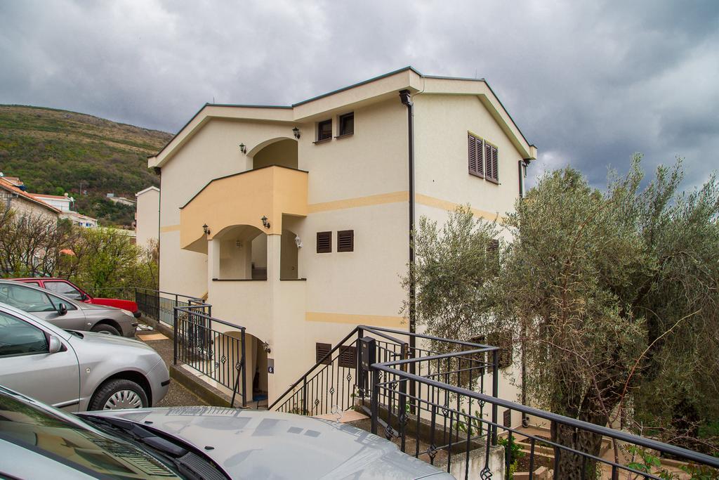 Apartmani Ksenija Petrovac ภายนอก รูปภาพ
