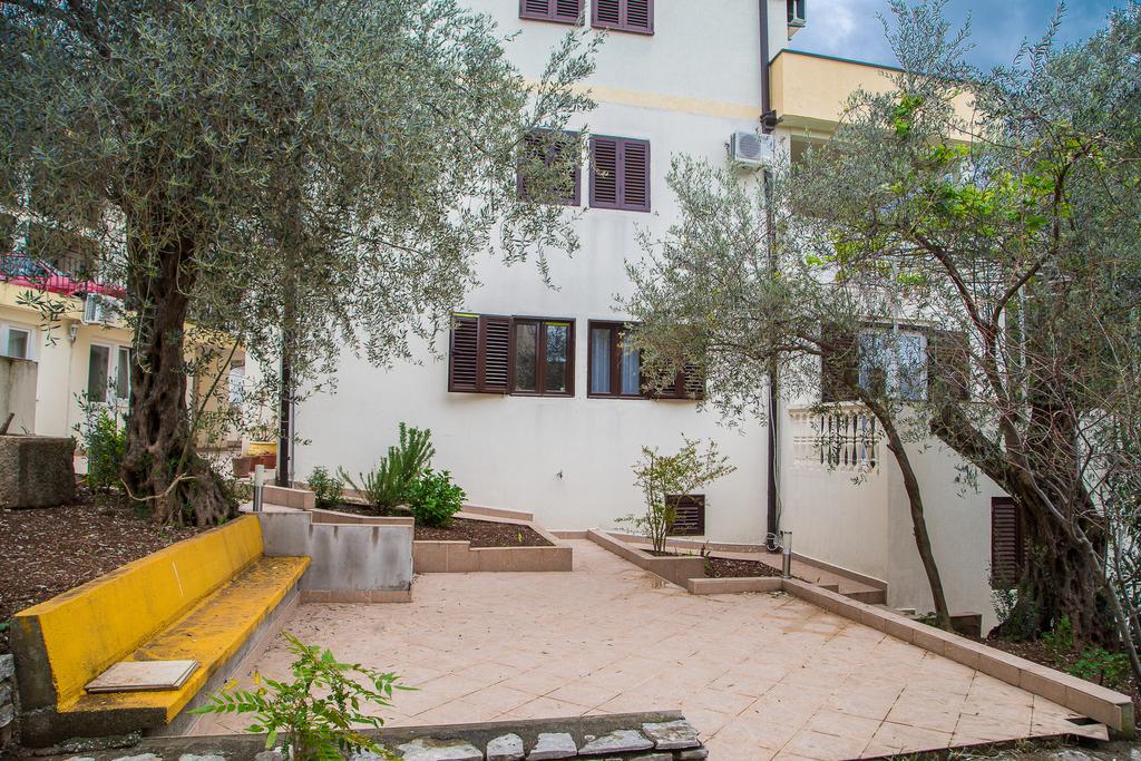 Apartmani Ksenija Petrovac ภายนอก รูปภาพ