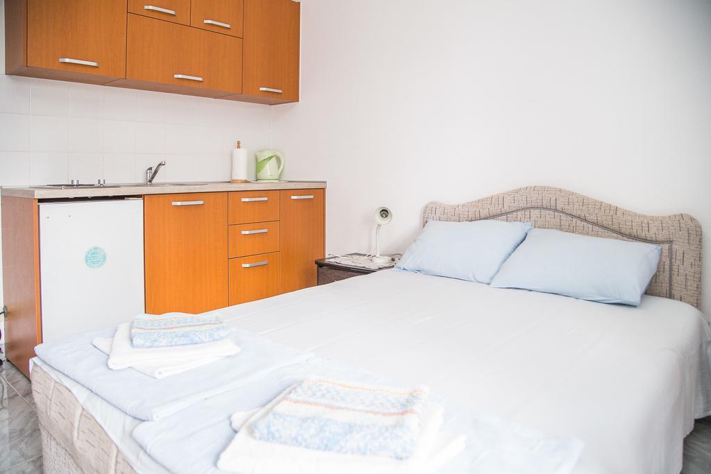 Apartmani Ksenija Petrovac ภายนอก รูปภาพ