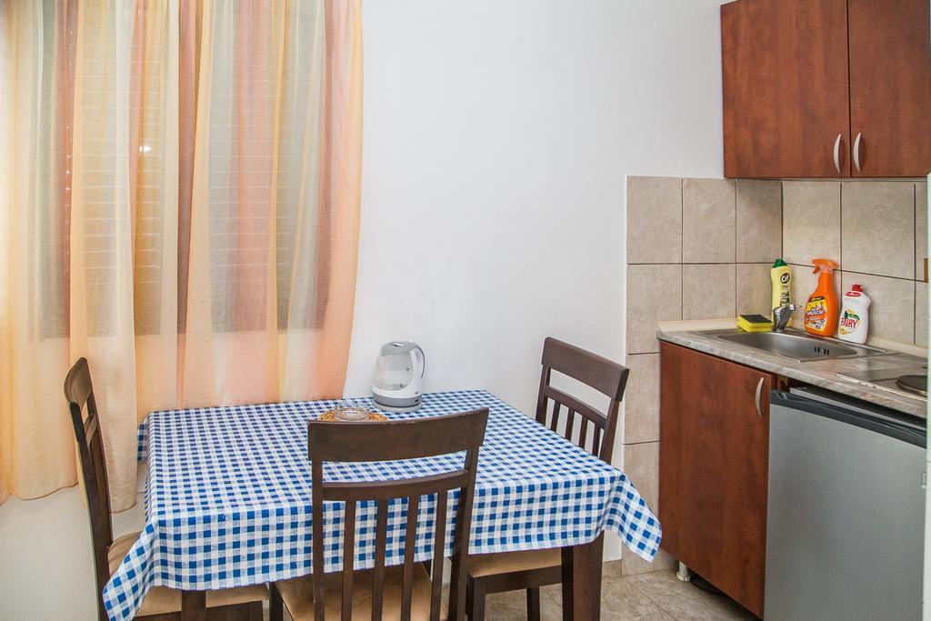 Apartmani Ksenija Petrovac ภายนอก รูปภาพ