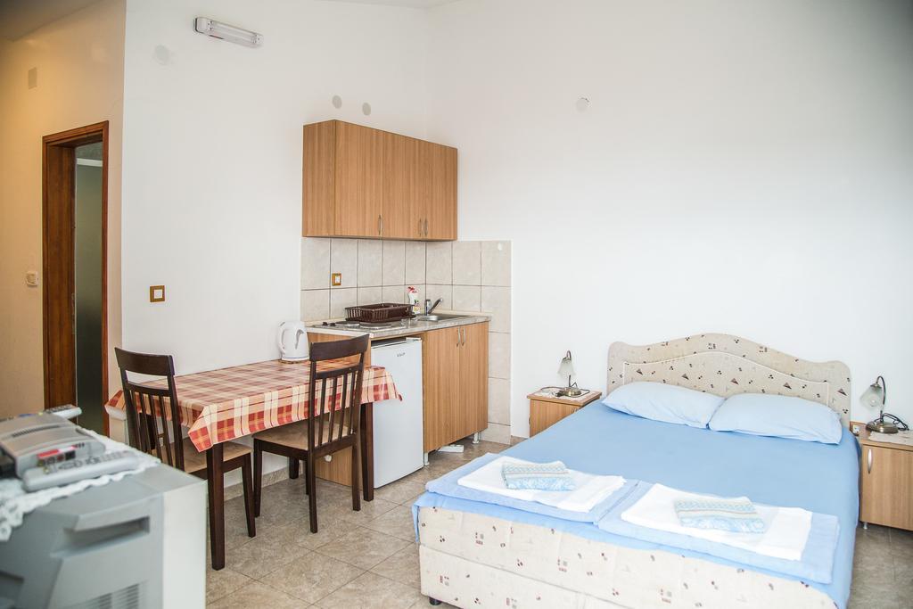 Apartmani Ksenija Petrovac ภายนอก รูปภาพ
