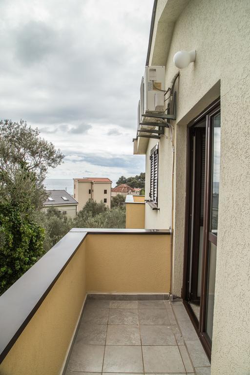 Apartmani Ksenija Petrovac ภายนอก รูปภาพ