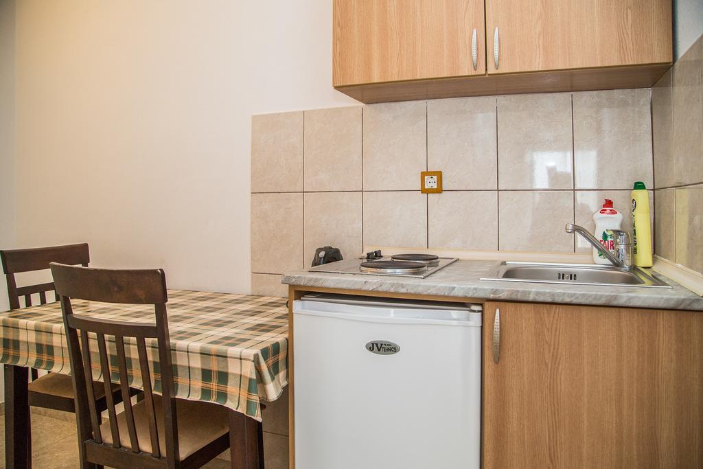 Apartmani Ksenija Petrovac ภายนอก รูปภาพ